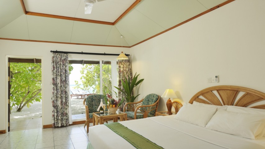 高级沙滩别墅-Superior Beach Bungalow 房型图片及房间装修风格(马尔代夫太阳岛 Sun Island Resort)海岛马尔代夫 